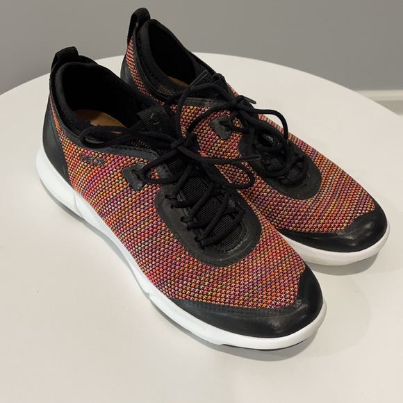 Geox Respira Italian design sneakers US size 5 - Picture 2 of 16